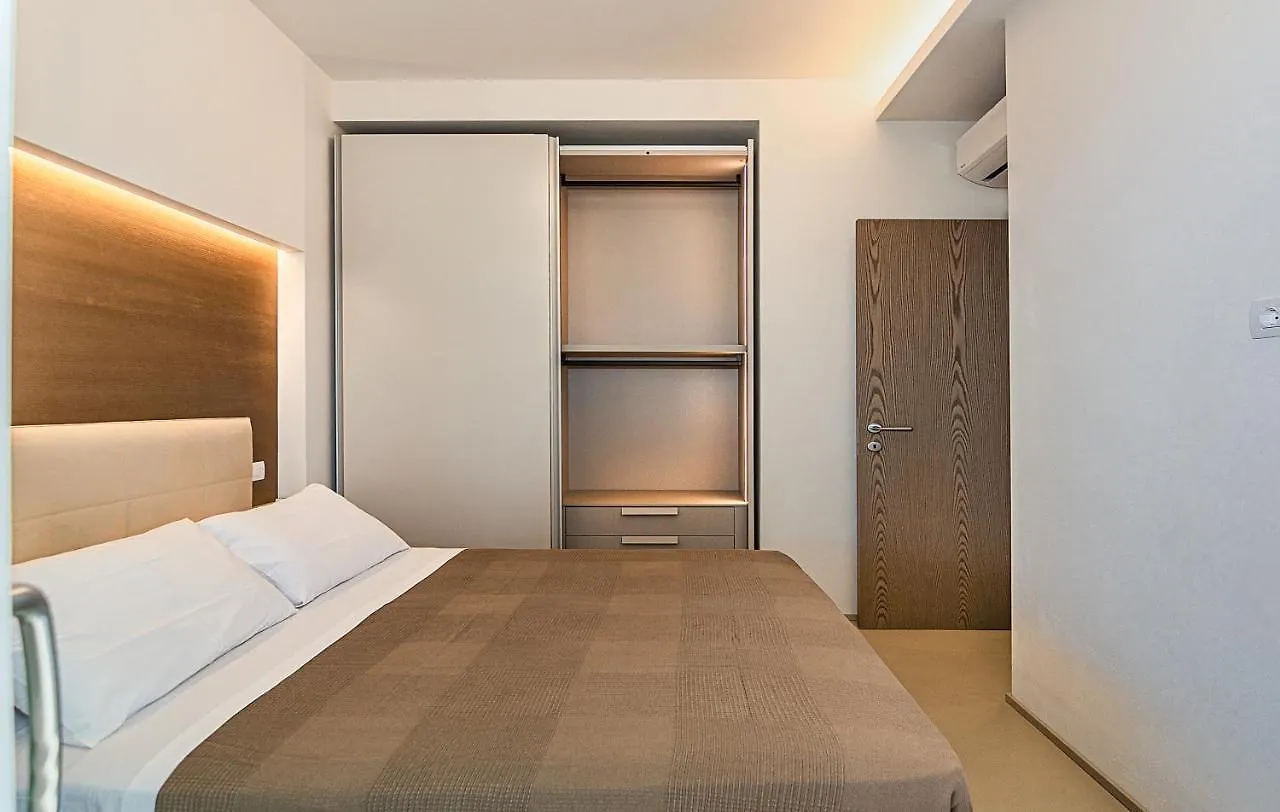 Sea Holidays Apartment 마리아나디피에트라산타